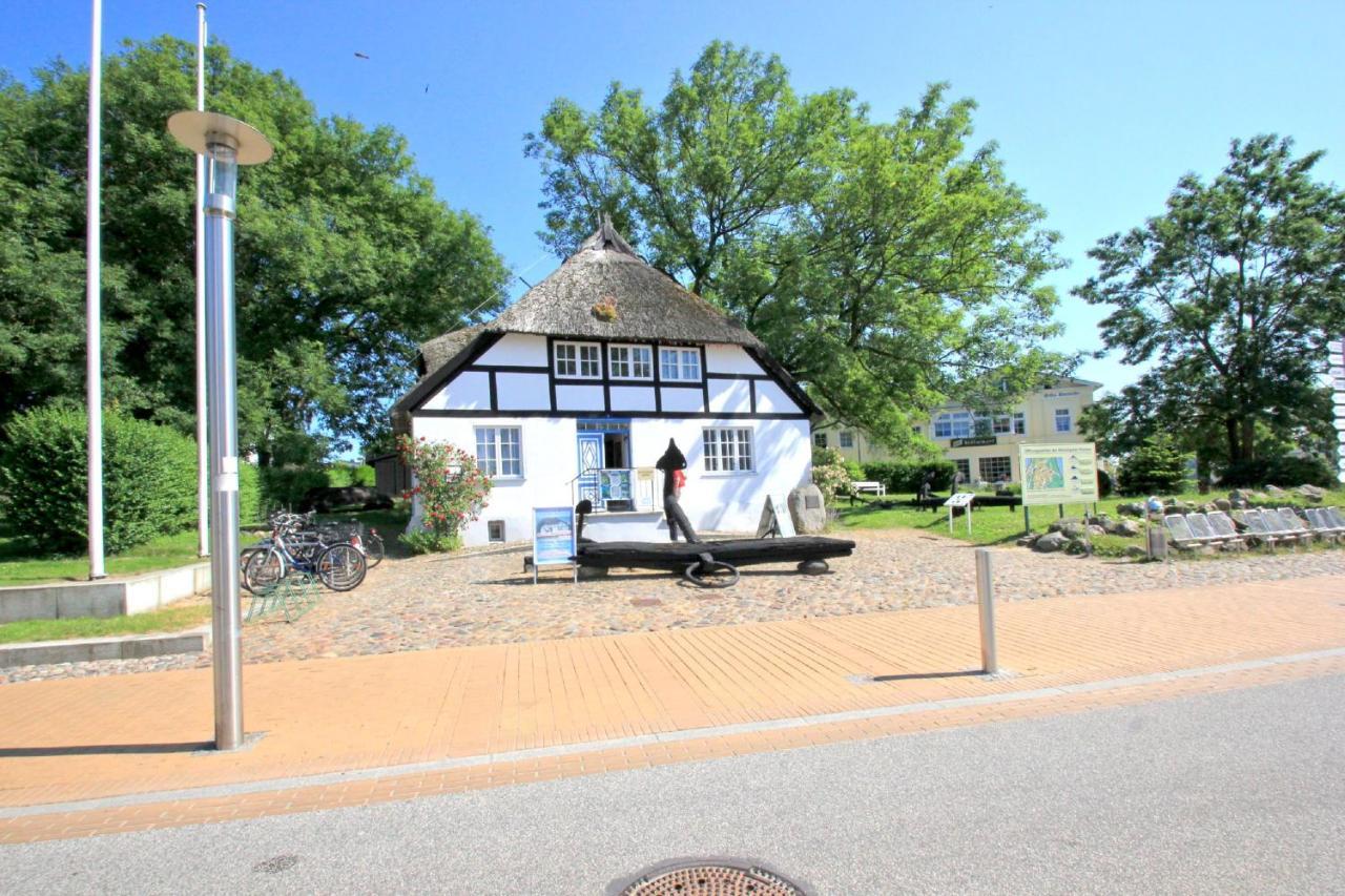 Zentrale Fewo Mit Balkon, Gratis Nutzung Vom Ahoi Erlebnisbad Und Sauna In Sellin - Villa Buskam Fewo 27 Goehren  Exteriér fotografie