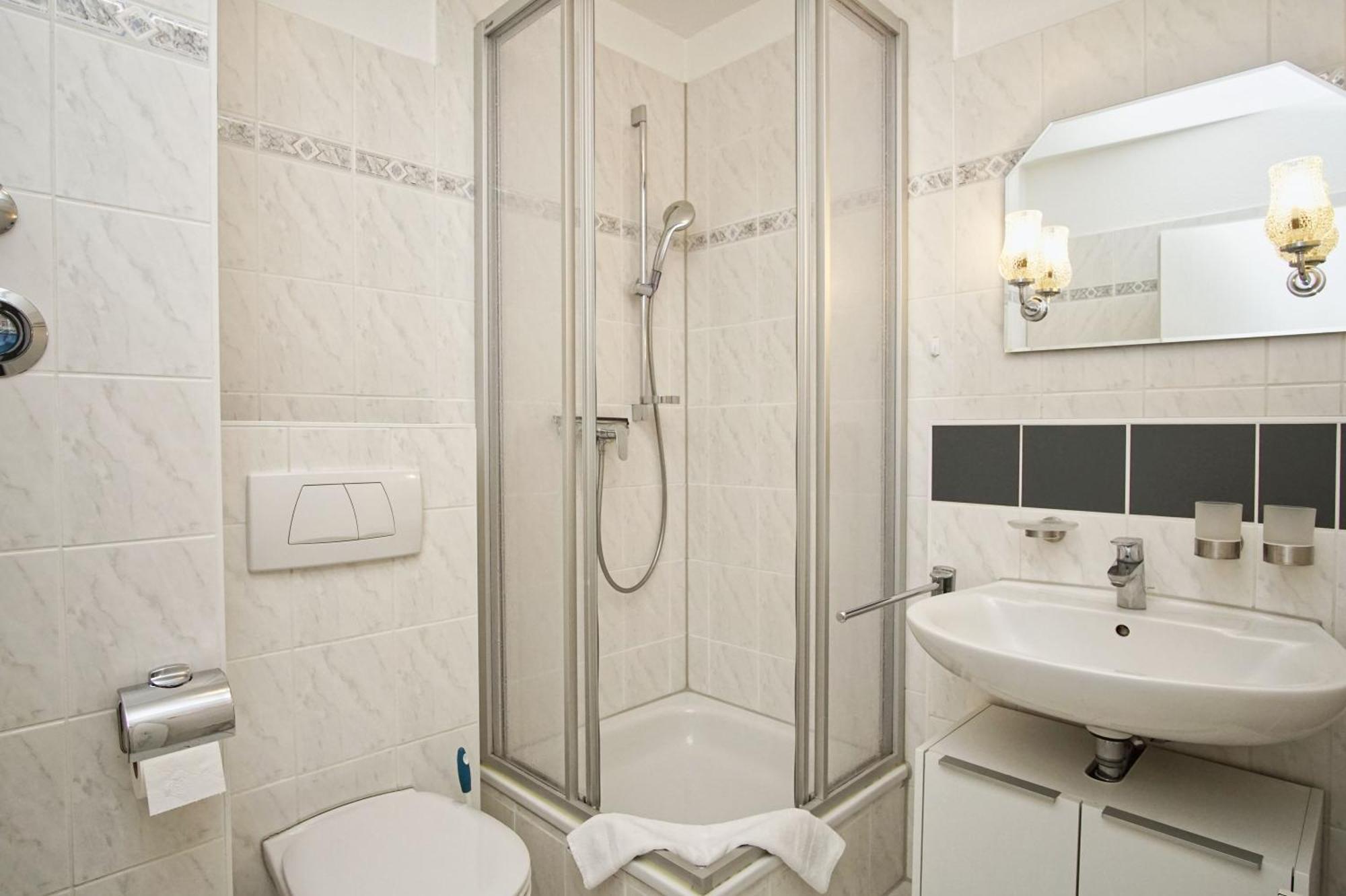 Zentrale Fewo Mit Balkon, Gratis Nutzung Vom Ahoi Erlebnisbad Und Sauna In Sellin - Villa Buskam Fewo 27 Goehren  Exteriér fotografie